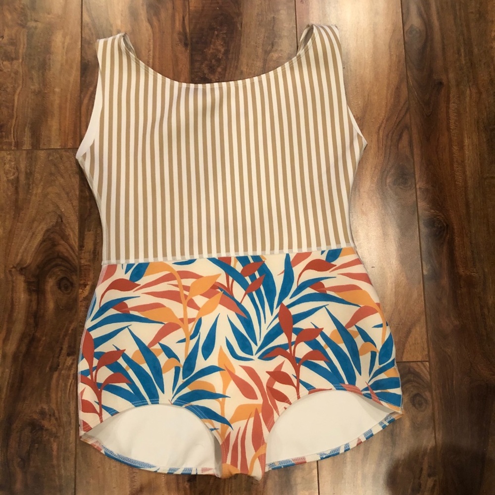 Seea neoprene vintage-inspired bodysuit sz M/L